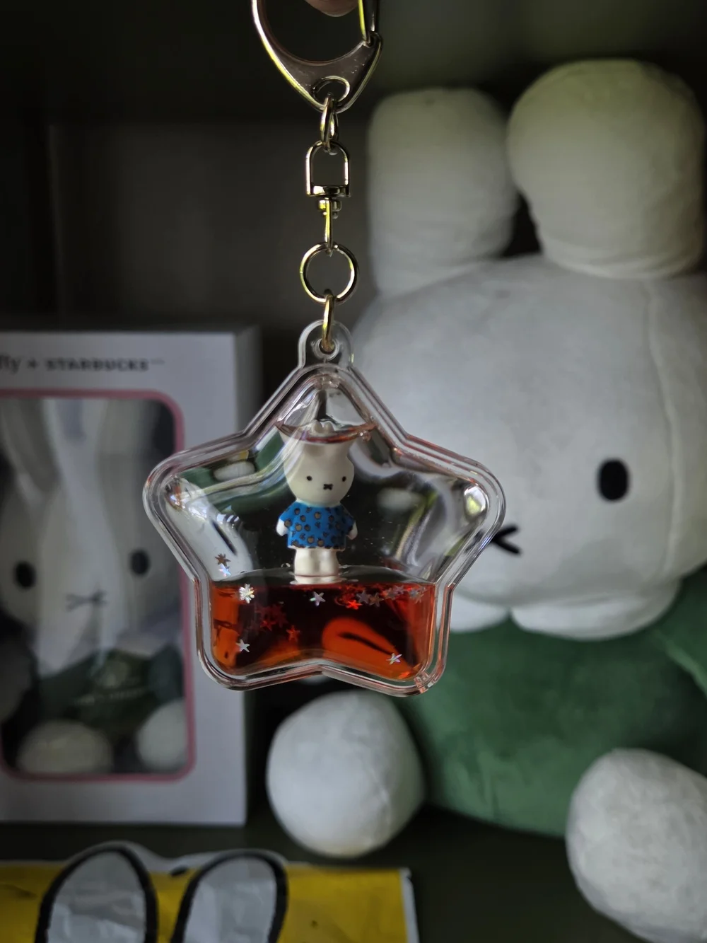 Miffy Star-Shaped Red Liquid Keychain - Kids Accessory